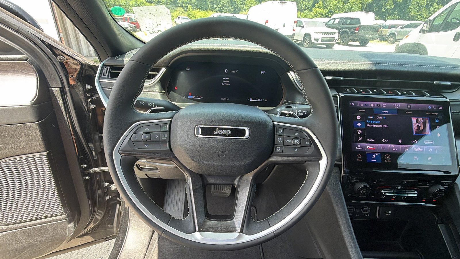 Used 2025 Jeep Grand Cherokee Limited w/ Black Appearance Package AWD/4WD image 25