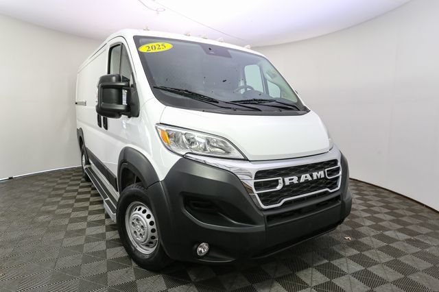 Used 2025 RAM ProMaster 2500 w/ U-Haul Equipment Group FWD image 3