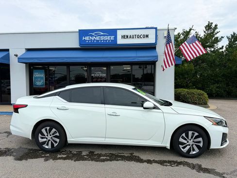 Used 2023 Nissan Altima 2.5 S FWD image 11