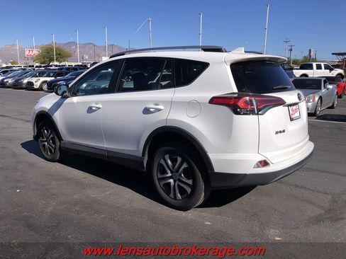 Used 2017 Toyota RAV4 LE image 5