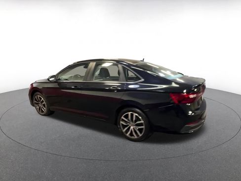 Used 2025 Volkswagen Jetta SE image 10