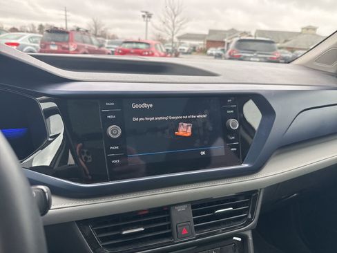 Used 2023 Volkswagen Taos SE image 17