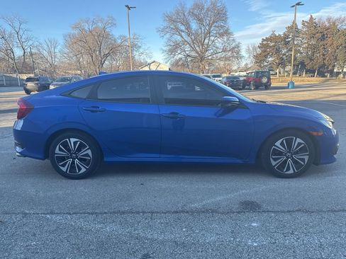 Used 2016 Honda Civic EX-T image 2