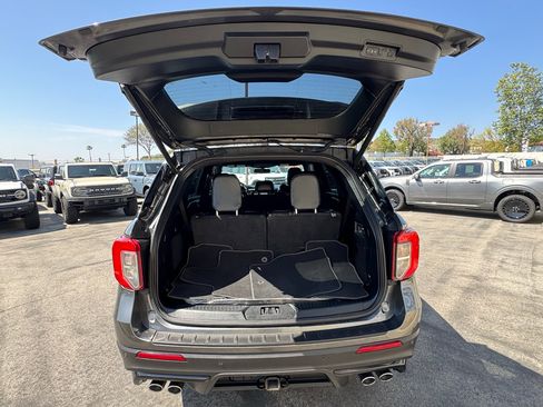 Used 2020 Ford Explorer ST w/ ST Street Pack image 23