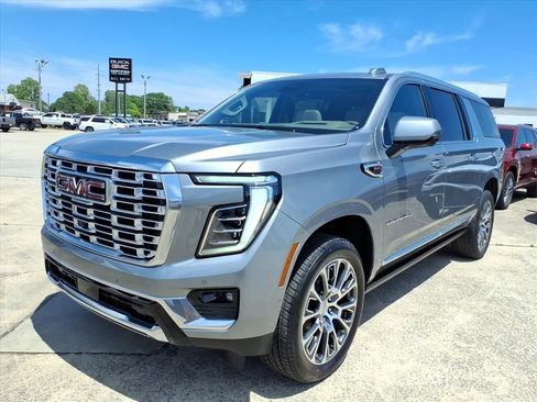 New 2026 GMC Yukon XL Denali w/ Denali Reserve Package AWD/4WD image 3