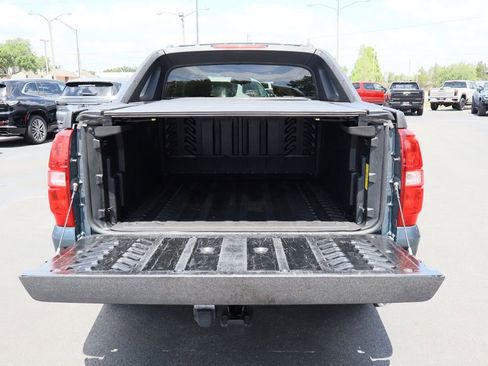 Used 2011 Chevrolet Avalanche LS image 22