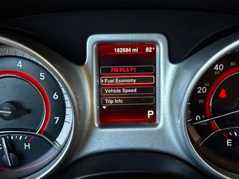 Used 2015 Dodge Journey American Value Package w/ Flexible Seating Group FWD image 21