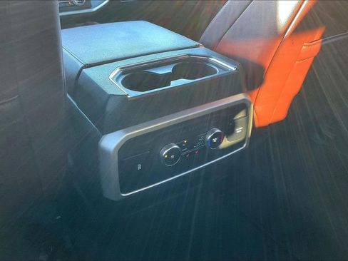 Used 2024 Ford Expedition Limited image 30