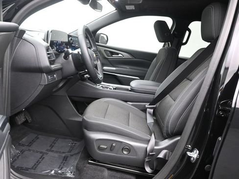 Used 2026 Chevrolet Traverse LT FWD image 14