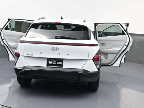 Certified 2025 Hyundai Kona SEL FWD image 29