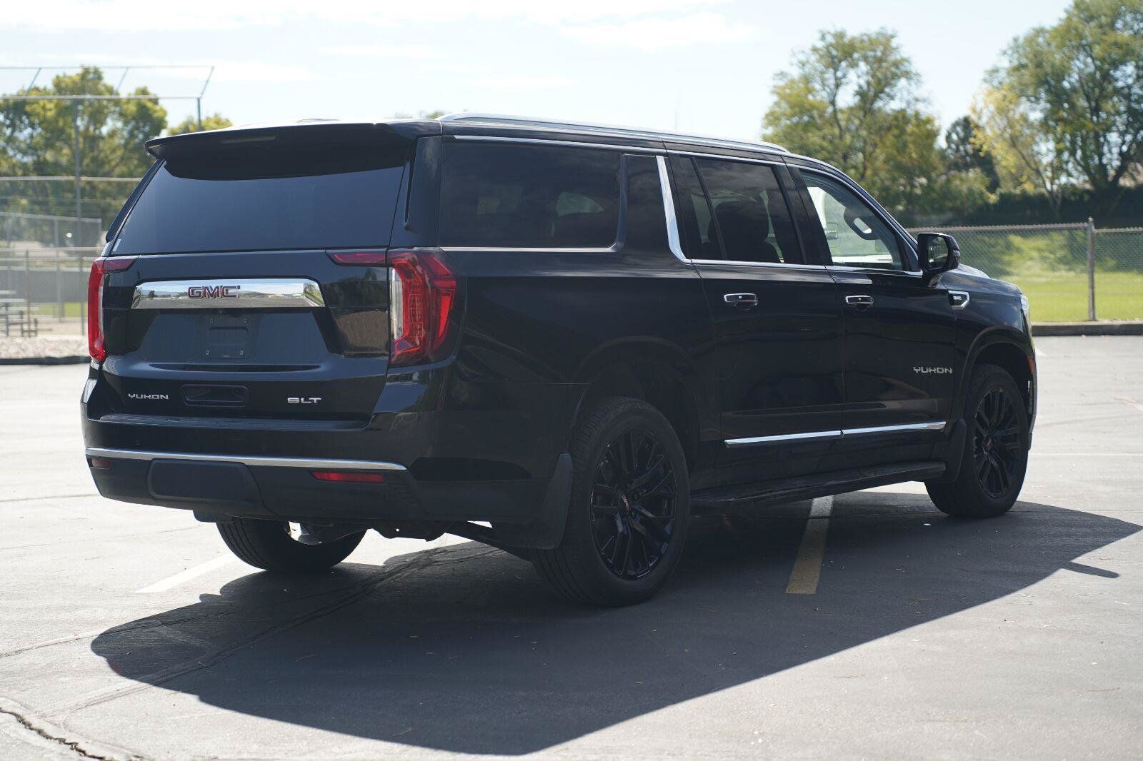 Used 2021 GMC Yukon XL SLT w/ SLT Luxury Plus Package AWD/4WD image 5