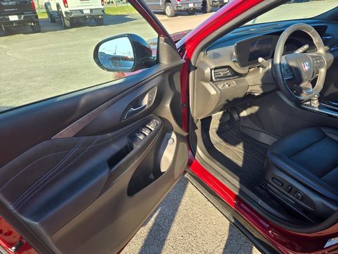 Used 2024 Buick Envista Sport Touring w/ Convenience I Package image 6