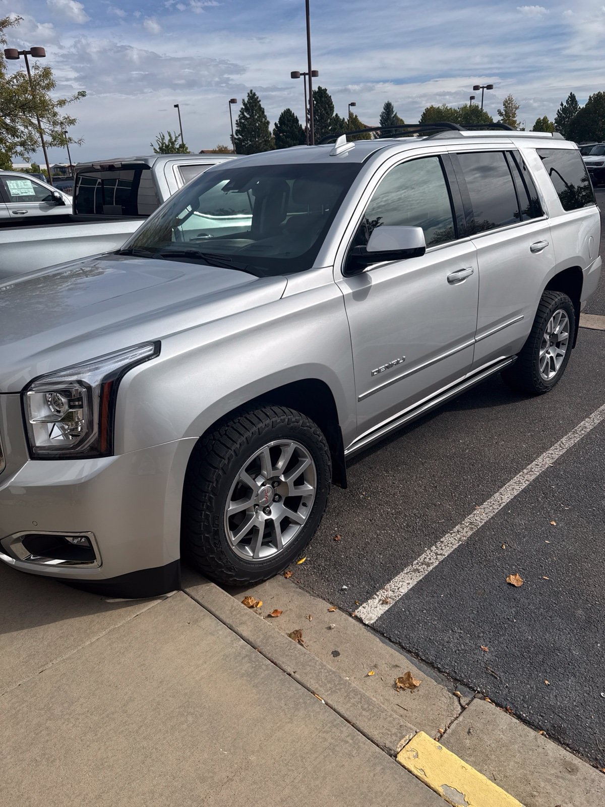 Used 2020 GMC Yukon Denali AWD/4WD image 1