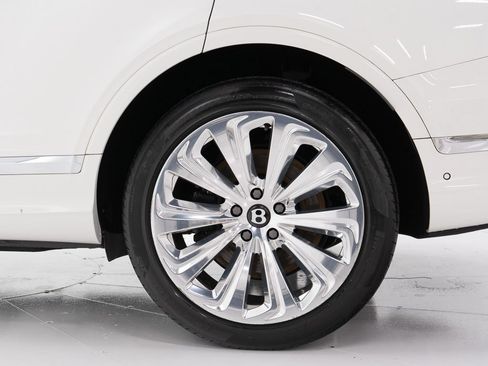 Certified 2023 Bentley Bentayga AWD/4WD image 44