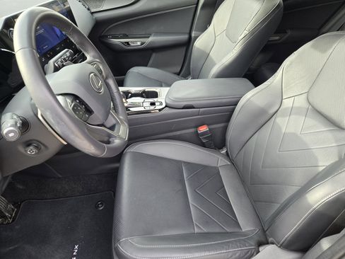 Used 2024 Lexus NX 300h AWD w/ Luxury Package image 19