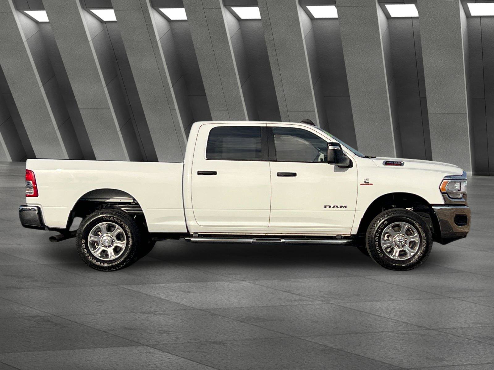 Used 2024 RAM 2500 Big Horn AWD/4WD image 3