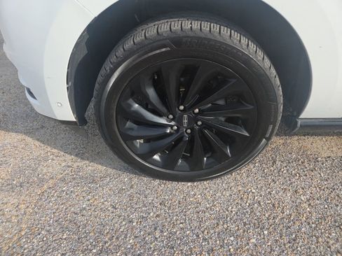 Used 2020 Lincoln Navigator L Reserve w/ Equipment Group 208A Reserve AWD/4WD image 16