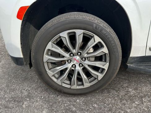 Used 2021 GMC Yukon XL Denali image 8