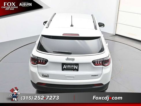 Used 2023 Jeep Compass Latitude AWD/4WD image 32