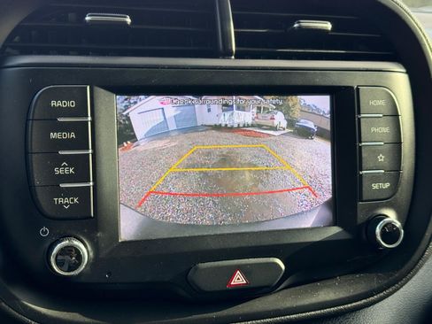 Used 2020 Kia Soul S FWD image 17