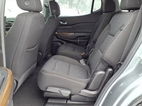 Used 2023 GMC Acadia SLE w/ Driver Convenience Package image 17