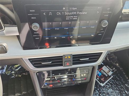 New 2025 Volkswagen Taos SE image 9