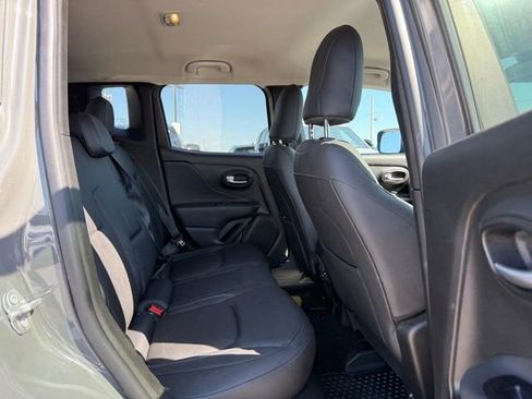 Used 2022 Jeep Renegade Limited image 10