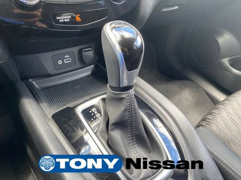 Used 2019 Nissan Rogue SV FWD image 35