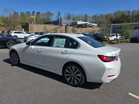 New 2026 BMW 330i xDrive Sedan w/ Premium Package AWD/4WD image 5