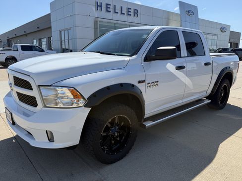 Used 2015 RAM 1500 Express AWD/4WD image 3