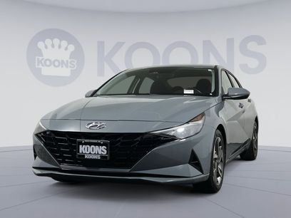 Used 2023 Hyundai Elantra SEL w/ Convenience Package