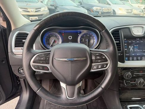 Used 2017 Chrysler 300 C w/ Safetytec Plus Group AWD/4WD image 18