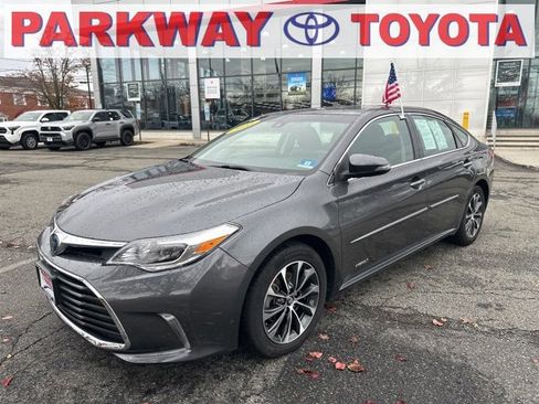 Used 2018 Toyota Avalon XLE Premium image 1