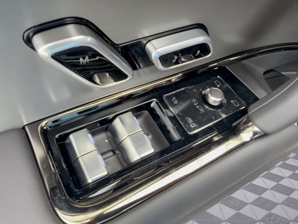 New 2027 Land Rover Range Rover Sport SE AWD/4WD image 15