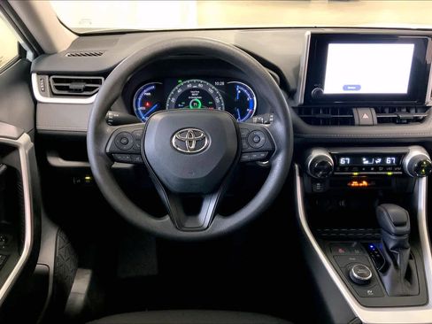 Used 2025 Toyota RAV4 XLE image 5