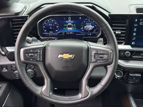 Certified 2025 Chevrolet Silverado 1500 High Country w/ High Country Premium Package AWD/4WD image 15