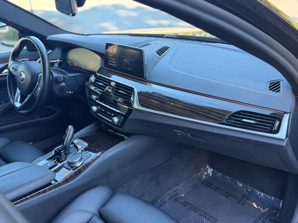 Used 2020 BMW 530i w/ Convenience Package RWD image 15