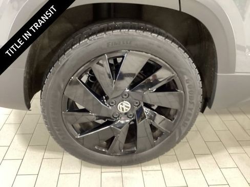 Used 2024 Volkswagen Taos SEL AWD/4WD image 24