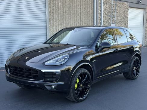 Used 2017 Porsche Cayenne S Platinum AWD/4WD image 7