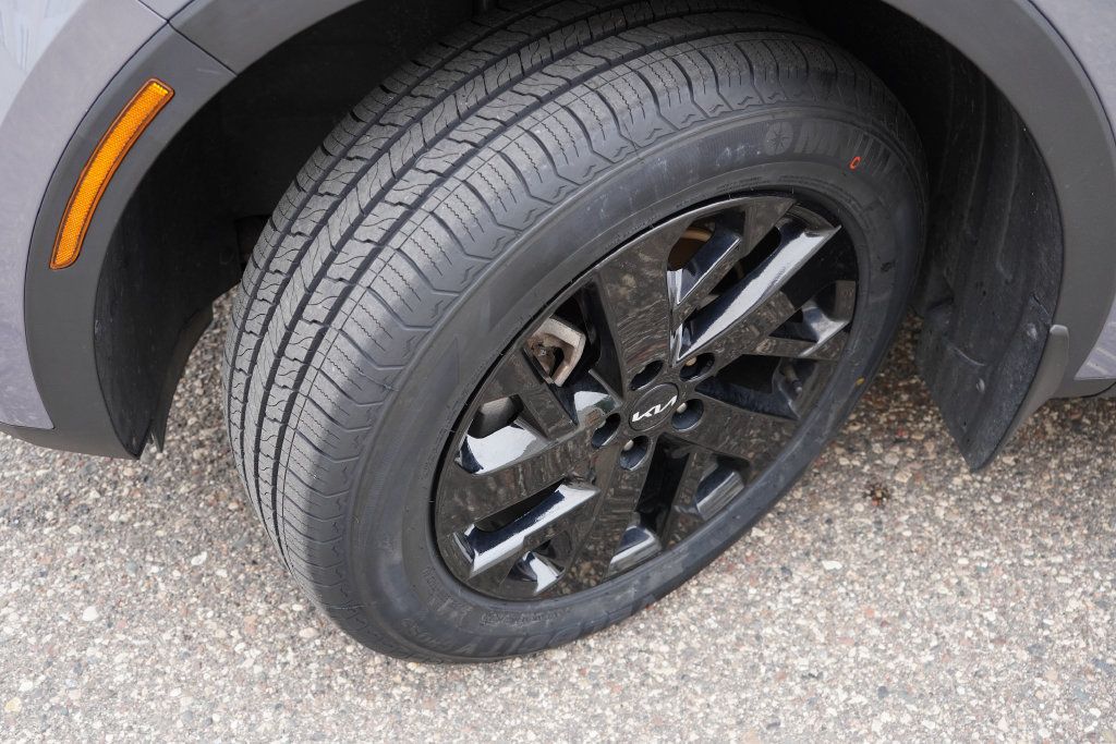 Certified 2023 Kia Sorento S AWD/4WD image 13
