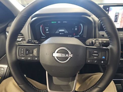 Certified 2025 Nissan Rogue SL w/ SL Premium Package AWD/4WD image 13