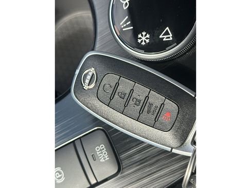 New 2026 Nissan Rogue SV AWD/4WD image 36