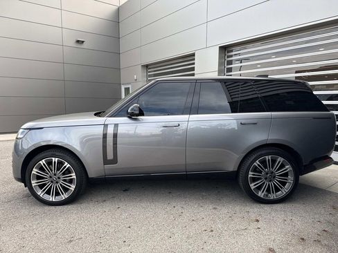 Used 2024 Land Rover Range Rover SE AWD/4WD image 4