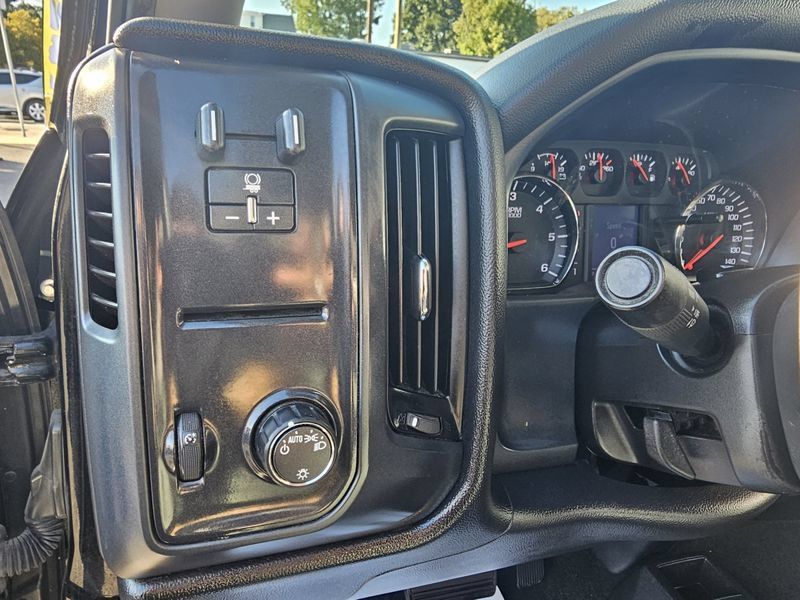 Used 2017 GMC Sierra 2500 4x4 Crew Cab image 42