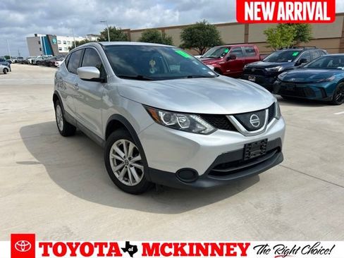 Used 2019 Nissan Rogue Sport S w/ Appearance Package FWD image 1