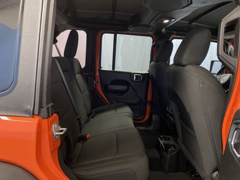 Certified 2018 Jeep Wrangler Unlimited Sport S image 34