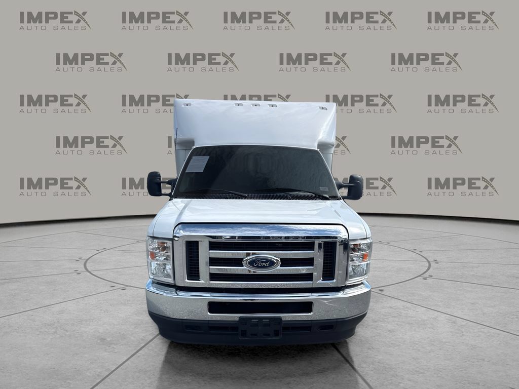 Used 2024 Ford E-350 and Econoline 350 Super Duty w/ Power Windows & Locks Group RWD image 8