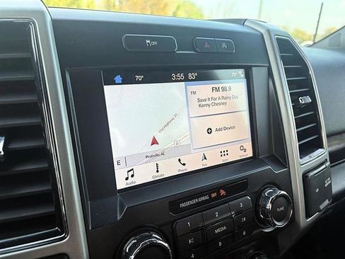 Used 2019 Ford F150 Lariat w/ Trailer Tow Package image 34