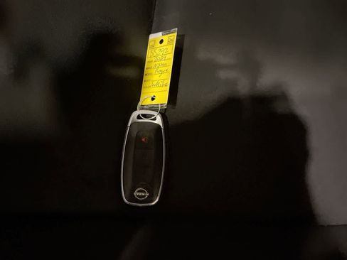 Used 2024 Nissan Rogue S image 25