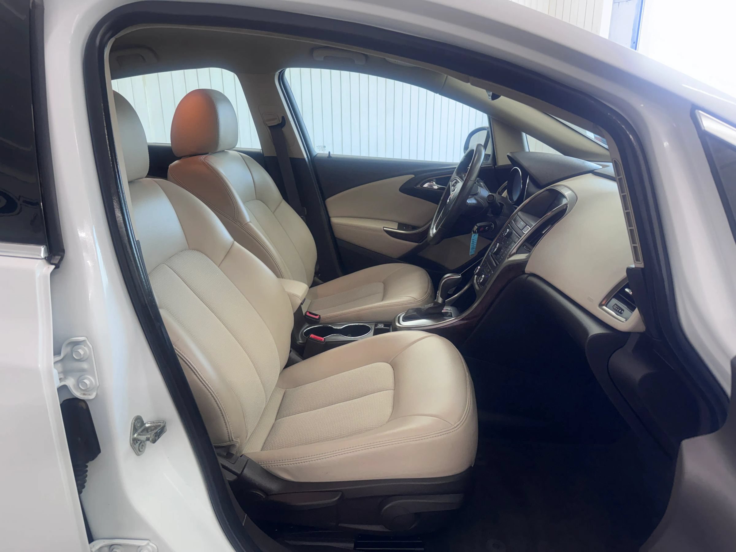 Used 2014 Buick Verano Convenience FWD image 10